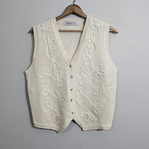 Karen Scott Sweaters - Vintage Karen Scott Pale Cream Wool Blend Sweater Vest